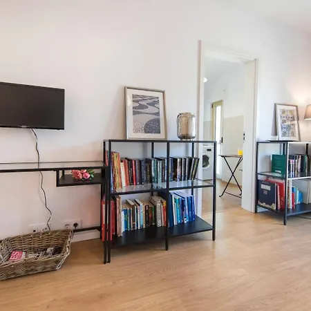 Comfortable Apartment In Campo Pequeno Lisbon Exterior photo